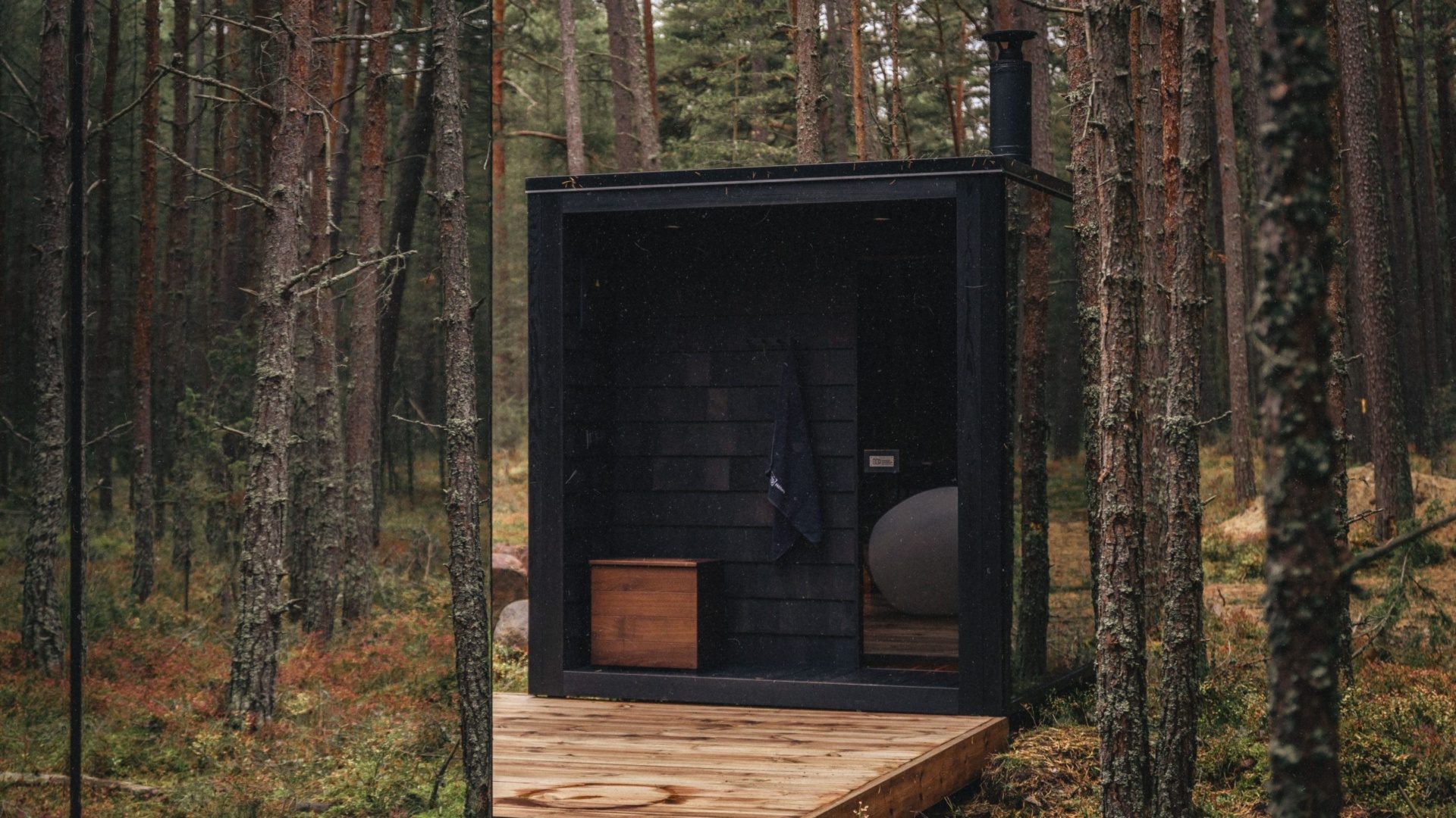 Mini – Tiny Prefab Mirror Sauna by ÖÖD